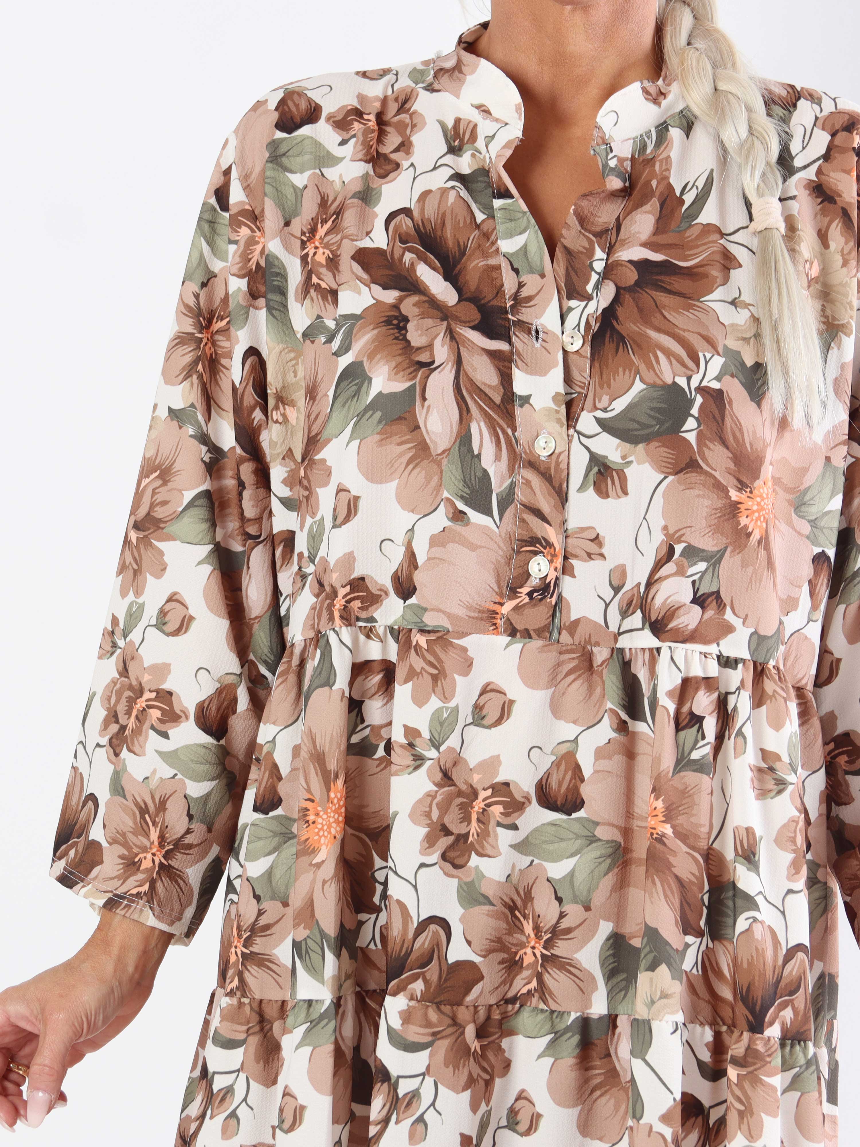 Flower Dress - Sød blomstret plus size kjole med lag på lag look